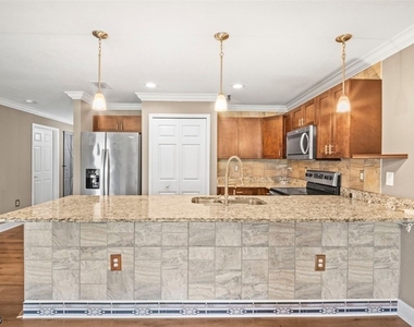 1530 Gretchen Avenue S - Photo Thumbnail 10