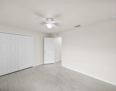 4106 Sw 7th Place - Photo Thumbnail 7