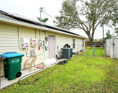2304 Se 8th Terrace - Photo Thumbnail 16