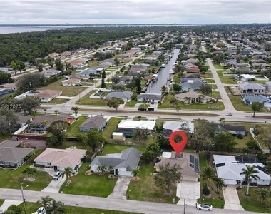 2304 Se 8th Terrace - Photo Thumbnail 23