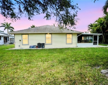 2304 Se 8th Terrace - Photo Thumbnail 20