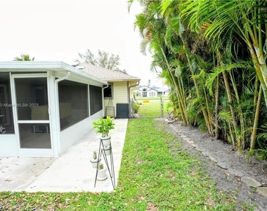 2304 Se 8th Terrace - Photo Thumbnail 18