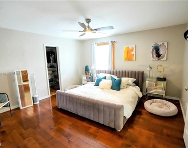 2304 Se 8th Terrace - Photo Thumbnail 11