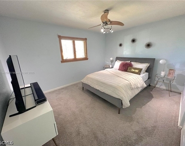 2304 Se 8th Terrace - Photo Thumbnail 12
