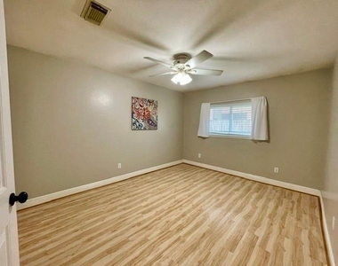 13506 Spring Court - Photo Thumbnail 26