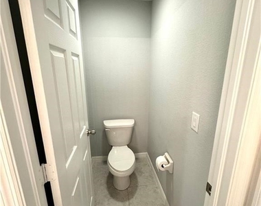 1424 Nw 4th Street - Photo Thumbnail 8