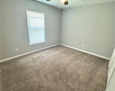 1424 Nw 4th Street - Photo Thumbnail 13
