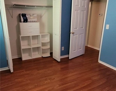 4611 Bayshore Drive - Photo Thumbnail 18