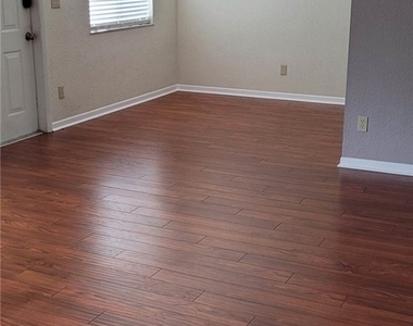 4611 Bayshore Drive - Photo Thumbnail 9