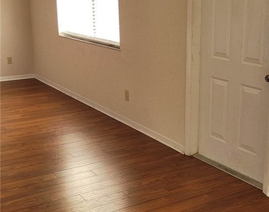 4611 Bayshore Drive - Photo Thumbnail 13