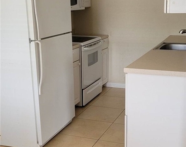 4611 Bayshore Drive - Photo Thumbnail 5