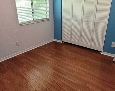 4611 Bayshore Drive - Photo Thumbnail 17