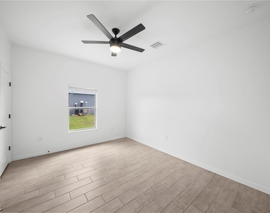 715 Homer Avenue S - Photo Thumbnail 18