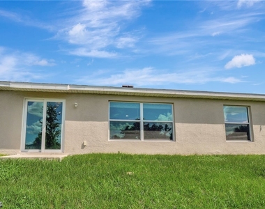 418 Pickford Avenue - Photo Thumbnail 1