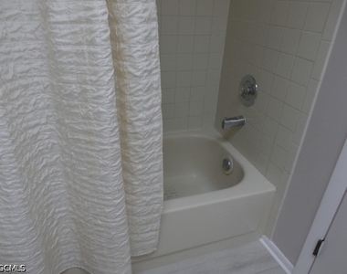 11060 Caravel Circle - Photo Thumbnail 3