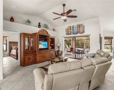 1513 Sw 43rd Lane - Photo Thumbnail 5