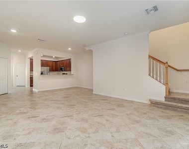2740 Blossom Way - Photo Thumbnail 11