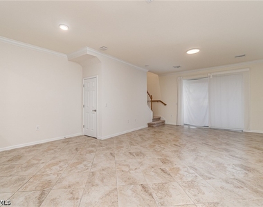 2740 Blossom Way - Photo Thumbnail 12