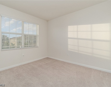 2740 Blossom Way - Photo Thumbnail 15