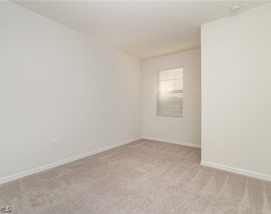 2740 Blossom Way - Photo Thumbnail 19
