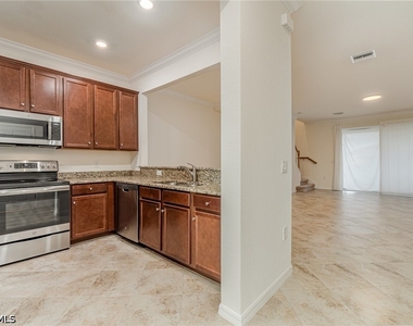 2740 Blossom Way - Photo Thumbnail 4