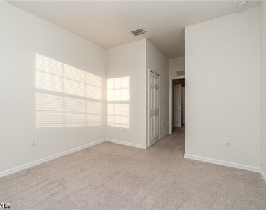 2740 Blossom Way - Photo Thumbnail 14