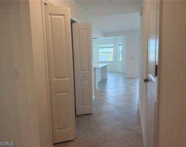18411 Copperhead Court N - Photo Thumbnail 10