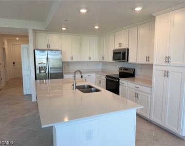 18411 Copperhead Court N - Photo Thumbnail 20