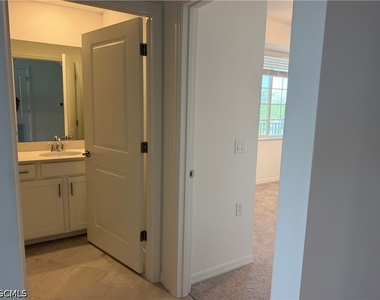 18411 Copperhead Court N - Photo Thumbnail 10