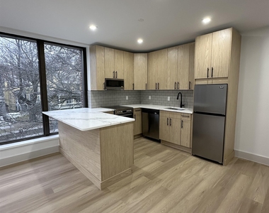 215 Main - Photo Thumbnail 4