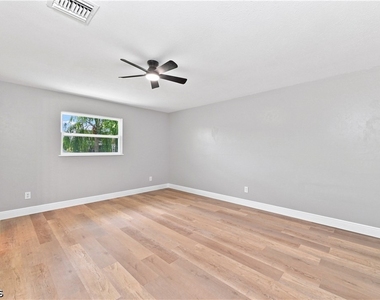 903 Se 20th Court - Photo Thumbnail 23