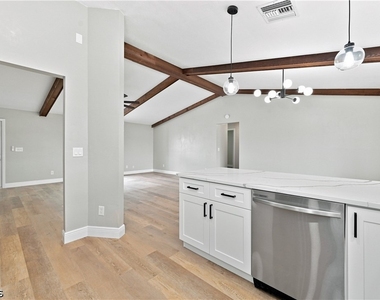 903 Se 20th Court - Photo Thumbnail 20
