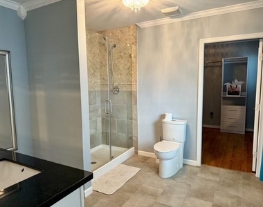 2116 Live Oak Street - Photo Thumbnail 11