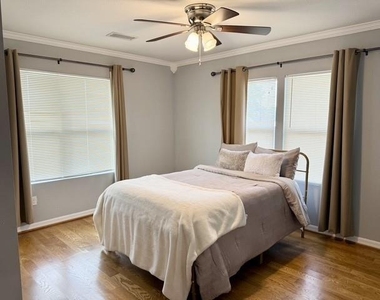 2116 Live Oak Street - Photo Thumbnail 16