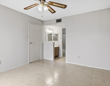 3919 Fairmont - Photo Thumbnail 3