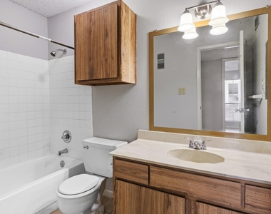 3919 Fairmont - Photo Thumbnail 2