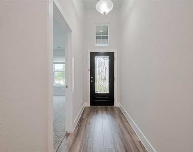 200 Catalina Cove Drive - Photo Thumbnail 12