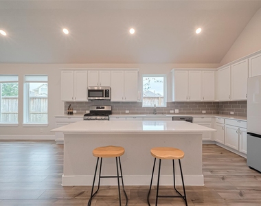 200 Catalina Cove Drive - Photo Thumbnail 16