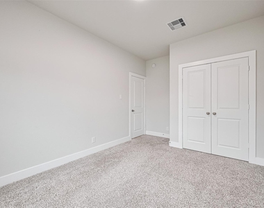 200 Catalina Cove Drive - Photo Thumbnail 32