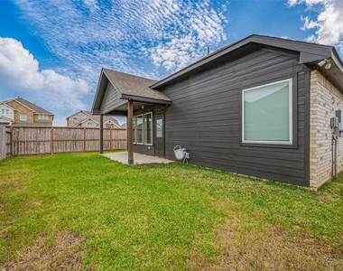200 Catalina Cove Drive - Photo Thumbnail 39