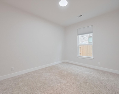 200 Catalina Cove Drive - Photo Thumbnail 33