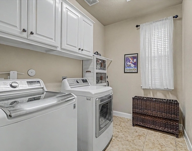 102 N Victoriana Circle - Photo Thumbnail 39