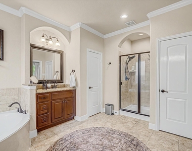 102 N Victoriana Circle - Photo Thumbnail 23