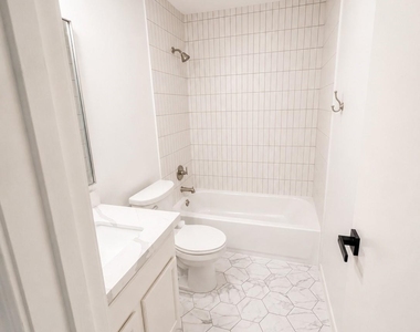 9227 Shaded Pines Drive - Photo Thumbnail 13