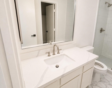 9227 Shaded Pines Drive - Photo Thumbnail 11