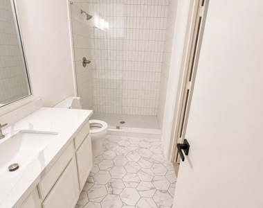 9227 Shaded Pines Drive - Photo Thumbnail 10