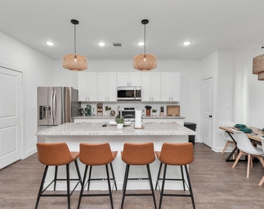 3127 Bolt Street - Photo Thumbnail 1