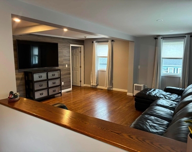 61 Sheridan - Photo Thumbnail 1
