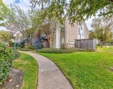3900 Woodchase Drive - Photo Thumbnail 17