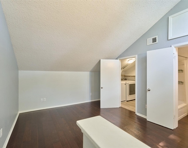 12900 Walden Road - Photo Thumbnail 17